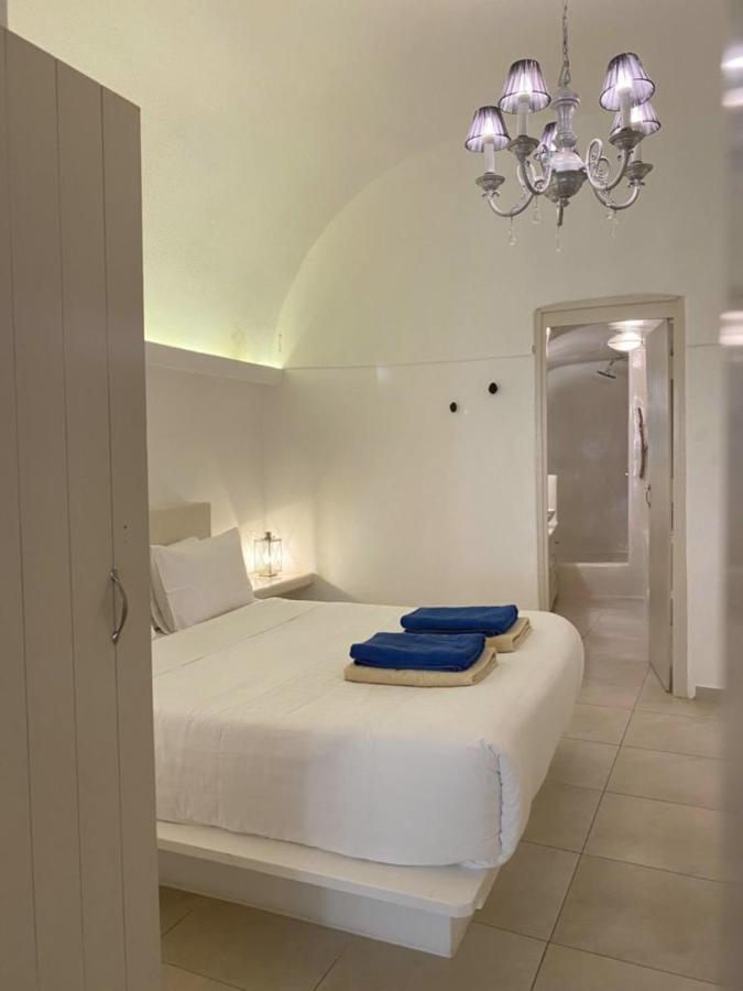 Sunset View Villa Santorini - With Outdoor Jacuzzi Фиростефани Экстерьер фото