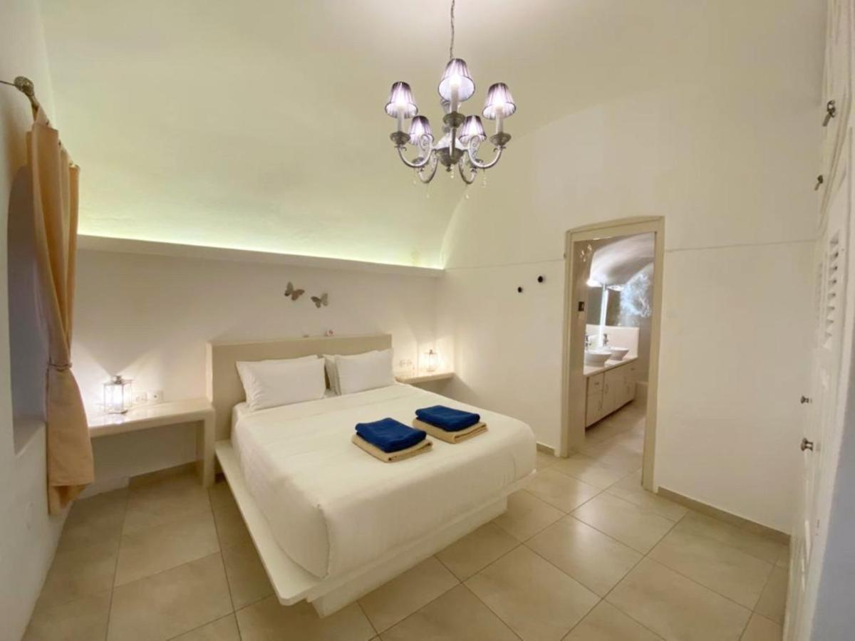 Sunset View Villa Santorini - With Outdoor Jacuzzi Фиростефани Экстерьер фото